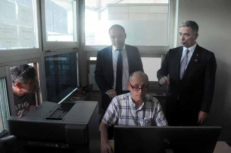 AK Partili Sırakaya: Gurbetçilerin gümrük sahasını terk etme süresi 29 dakika