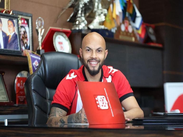Sivasspor 4 futbolcu ile sözleşme imzaladı
