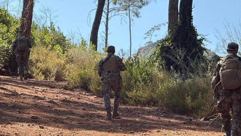 Suikast timindeki FETÖ mensubu Karatepenin gösterdiği bölgede arama