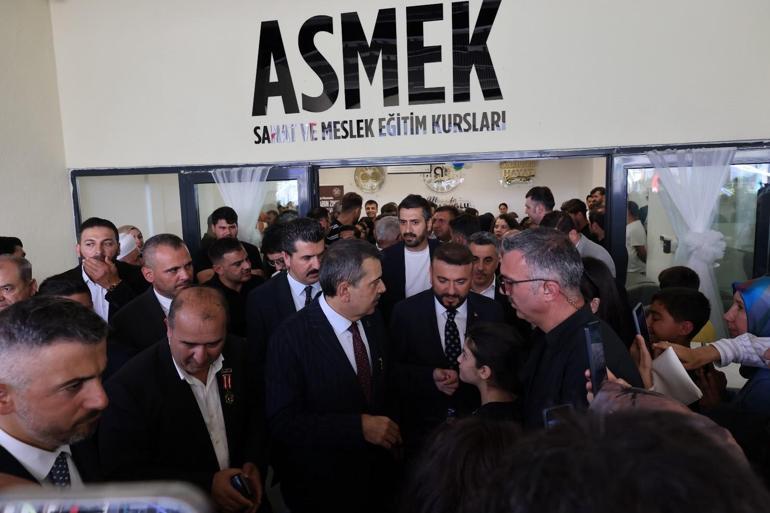 Bakan Tekin: Kim eğitim kurumu yapmak istiyorsa anayasal olarak bizimle birlikte çalışmak zorundadır