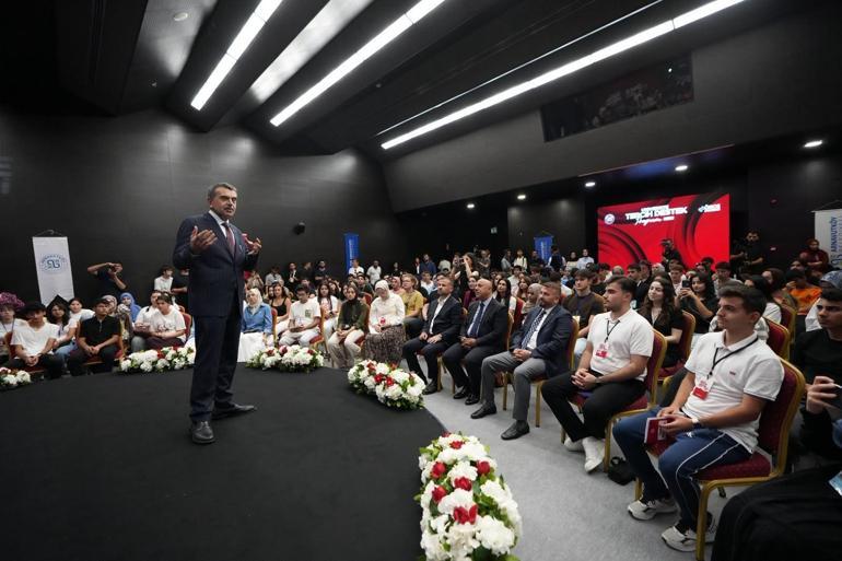 Bakan Tekin: Sınav sisteminde değişiklik yok ama sorular müfredata uygun hale gelecek