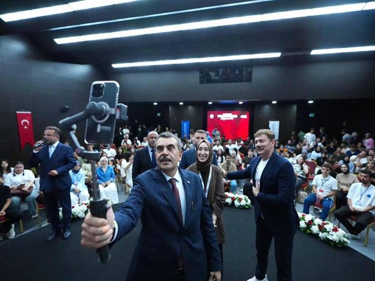 Bakan Tekin: Sınav sisteminde değişiklik yok ama sorular müfredata uygun hale gelecek