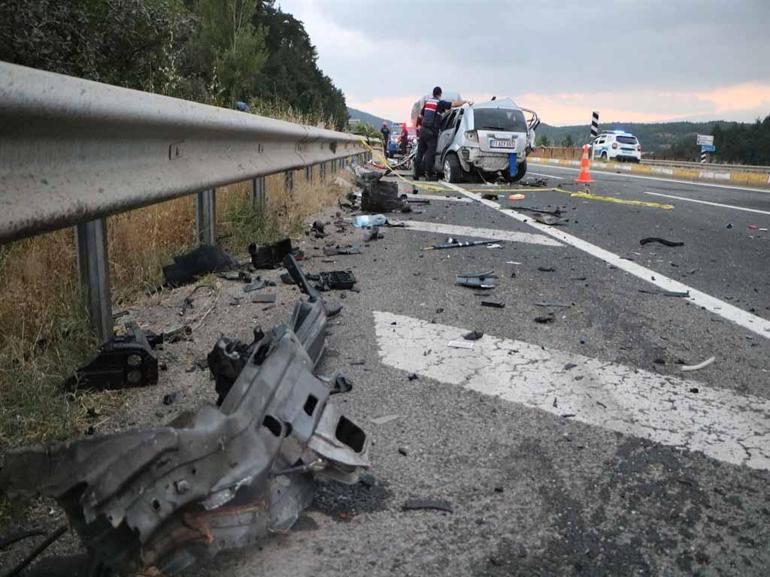 Karşı şeride geçen otomobil, başka bir otomobille çapıştı: 1 ölü, 2 ağır yaralı