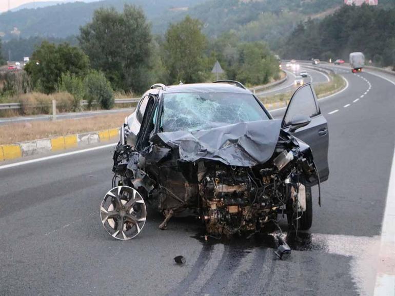 Karşı şeride geçen otomobil, başka bir otomobille çapıştı: 1 ölü, 2 ağır yaralı