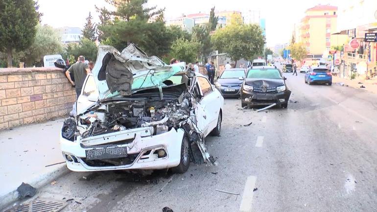 Kartal’da otomobil, park halindeki 3 araca çarptı: 2 yaralı