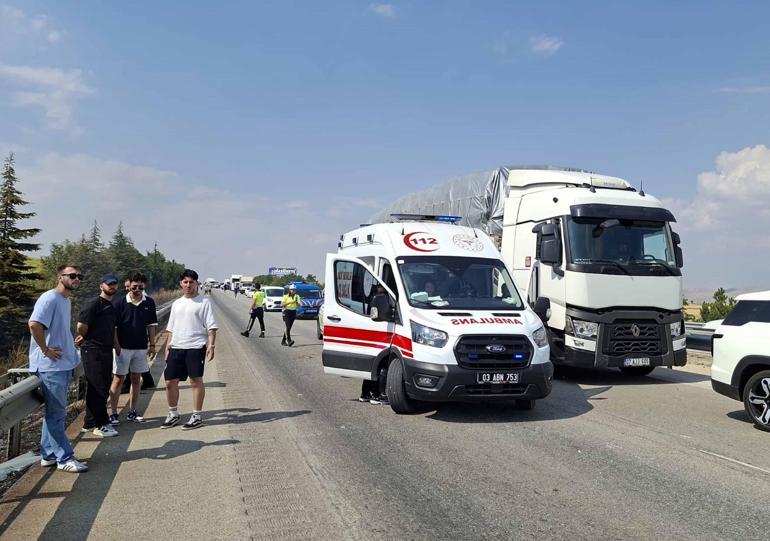 Anız yangını nedeniyle görüş mesafesi düştü; 13 araç birbirine girdi