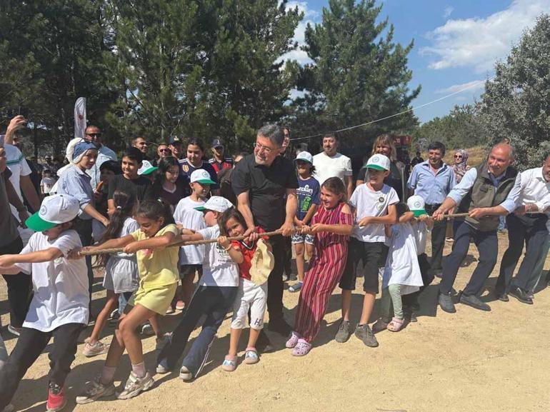 Bakan Yumaklı: 81 ilde Aile Kampına 40 bin kişi katıldı