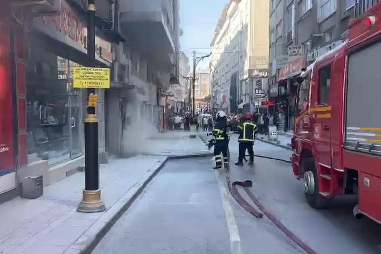 Banka şubesinin güç kaynağı alev aldı