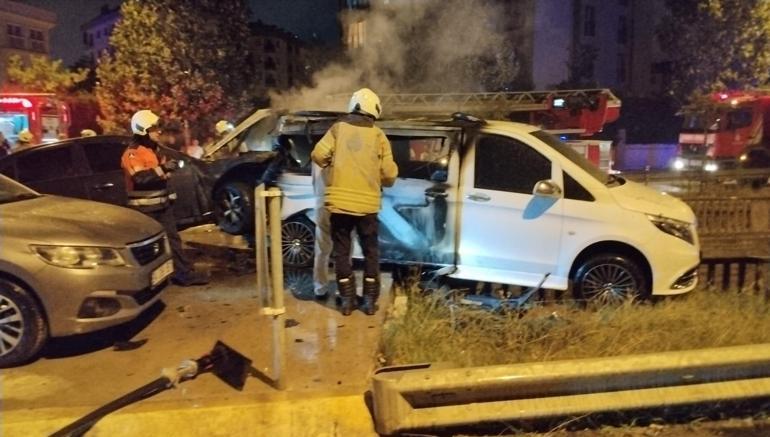 Sultanbeyli’de park halindeki araçlara çarpan otomobil alev aldı; kaçan sürücü yakalandı