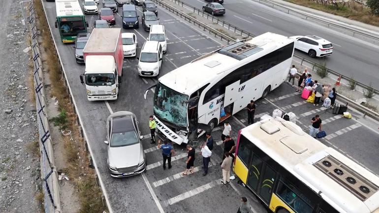 Arnavutköyde yolcu otobüsü İETT otobüsüne çarptı: 5 yaralı