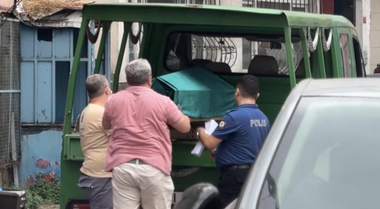 Kağıthane’de Azerbaycanlı kadın evinde ölü bulundu; birlikte yaşadığı adam ihbardan önce evden ayrıldı iddiası