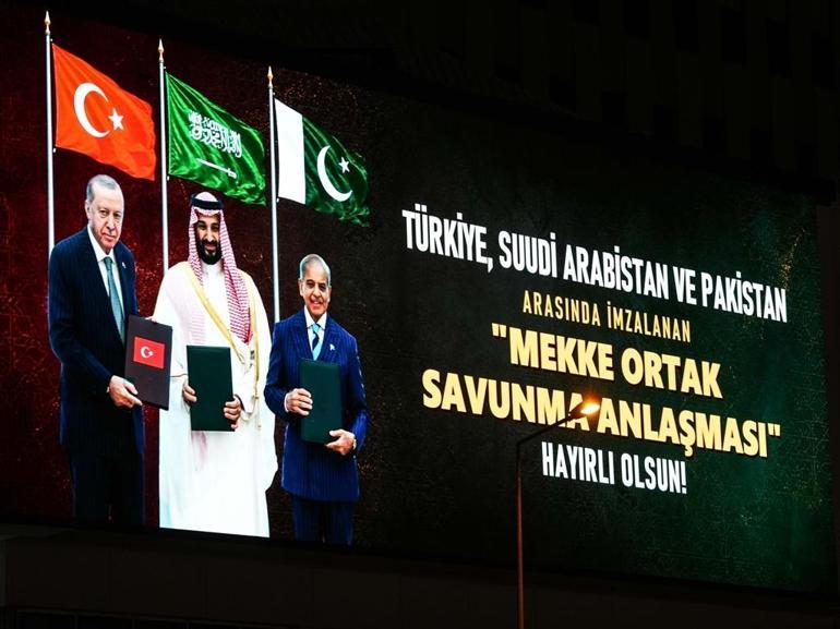 Cumhurbaşkanlığı İletişim Başkanlığı’ndan Mekke Anlaşmasına özel kampanya: Ankara ve İstanbulun simgeleri aydınlatıldı