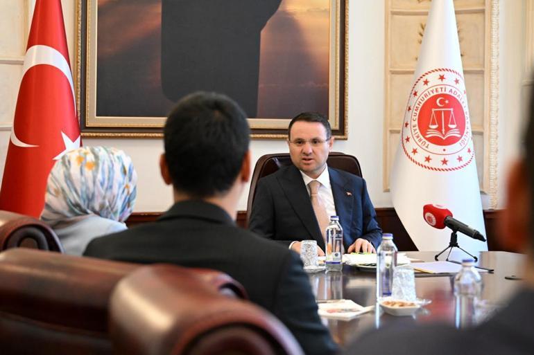 Bakan Gürlek, Muhsin Yazıcıoğlunun ailesini kabul etti