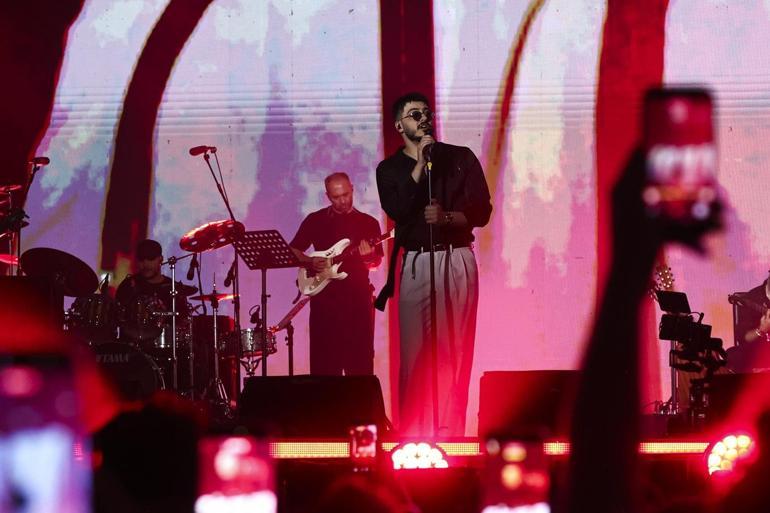 İstanbul Festivali’nde Semicenk ve Yıldız Tilbe sahne aldı