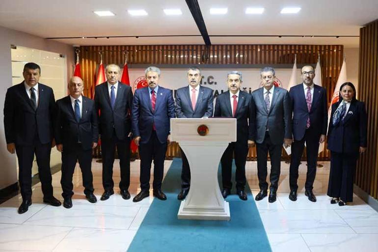 Bakan Tekin: Sürecin manipüle edilmesini hep birlikte engellemeliyiz