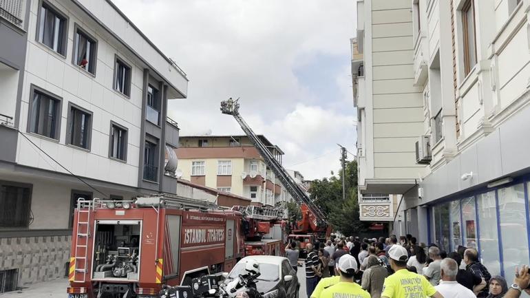 Arnavutköyde çatı tadilatı sırasında çıkan yangın söndürüldü