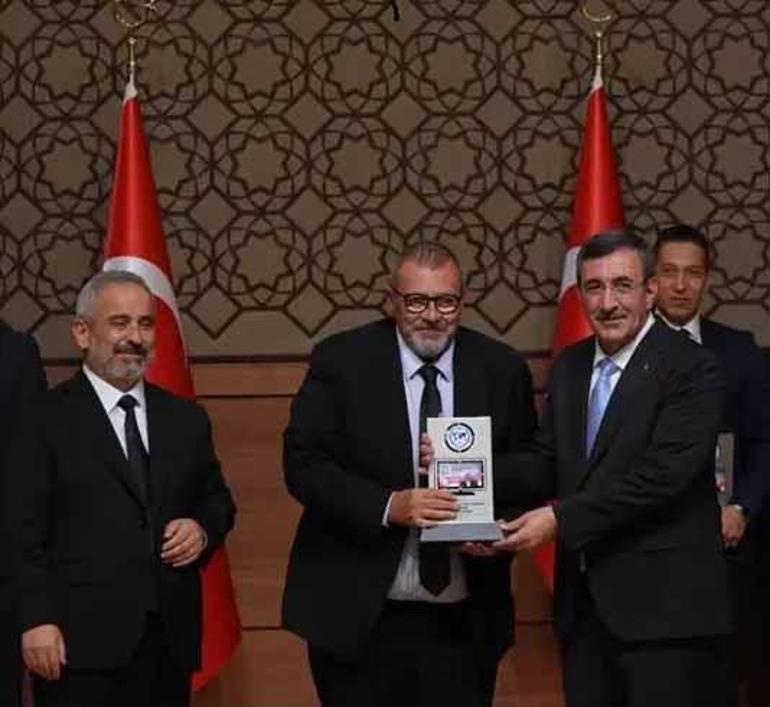Uzak Şehire ödül