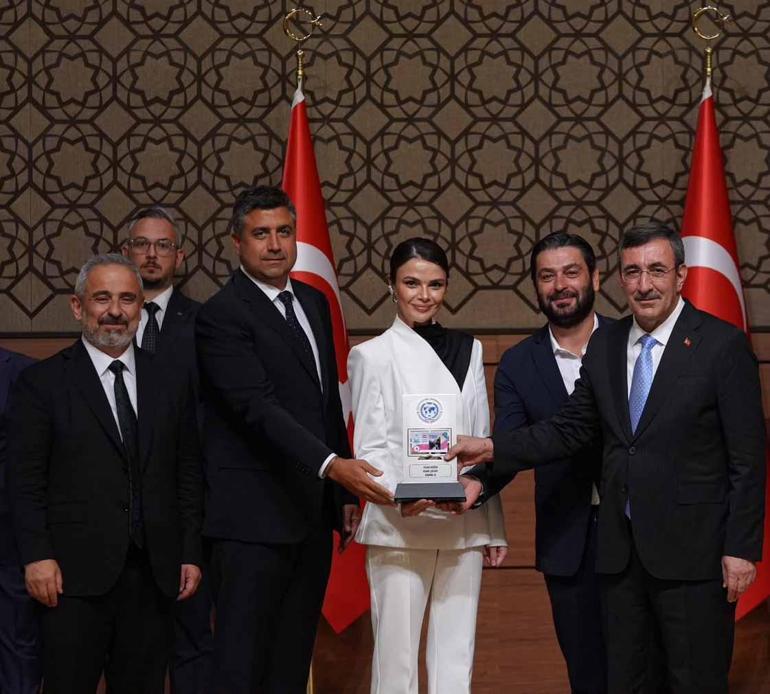 Uzak Şehire ödül