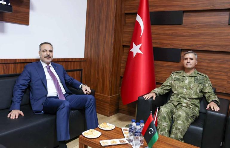 Bakan Fidan, Libyada TSK Görev Grup Komutanlığını ziyaret etti