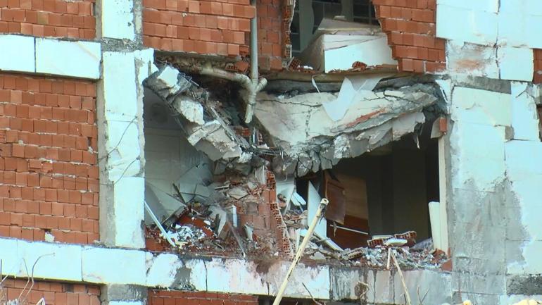 Bahçelievlerde yıkım sırasında çöken 6 katlı bina kamerada; bitişikteki apartman zarar gördü