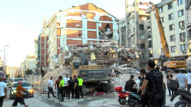 Bahçelievlerde yıkım sırasında çöken 6 katlı bina kamerada; bitişikteki apartman zarar gördü
