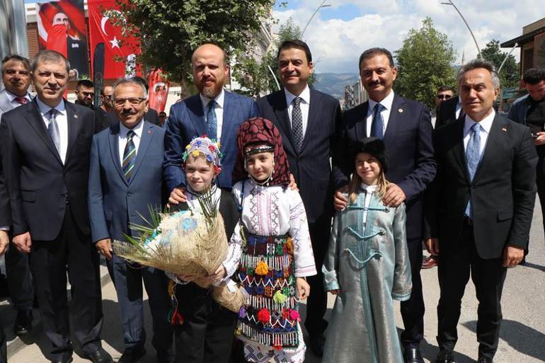 Bilal Erdoğan: Malazgirt ve Çanakkale gelecek bin yılımızın çözümlerini de önümüze koyuyor
