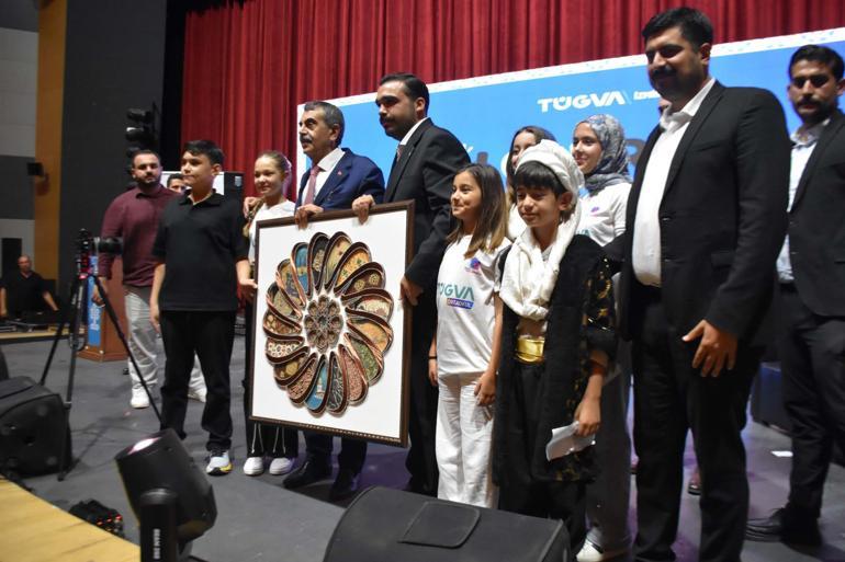 Bakan Tekin: Gece-gündüz çalışıyoruz