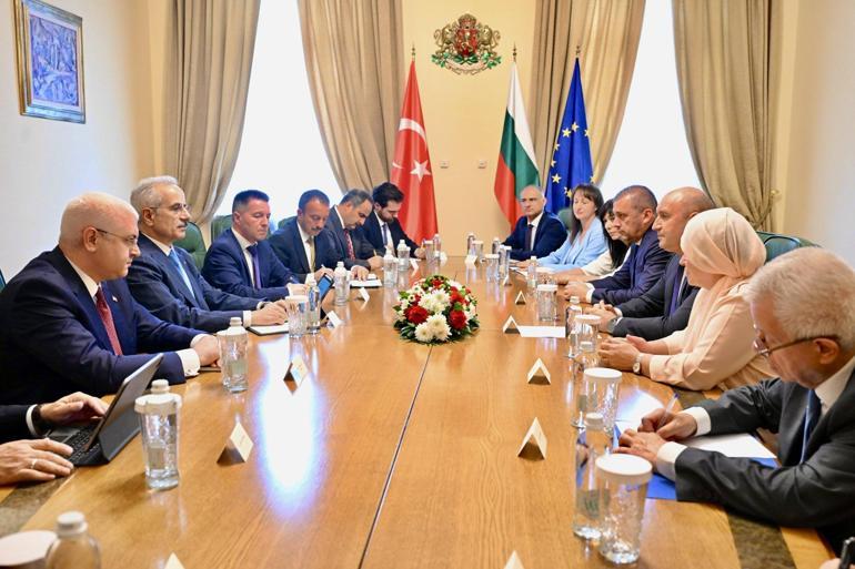 Ulaştırma ve Altyapı Bakanı Uraloğlu, Bulgaristan Başbakanı Radev ile görüştü