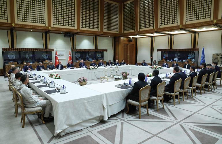 Cumhurbaşkanı Erdoğan, Süper Lige çıkan takımları kabul etti
