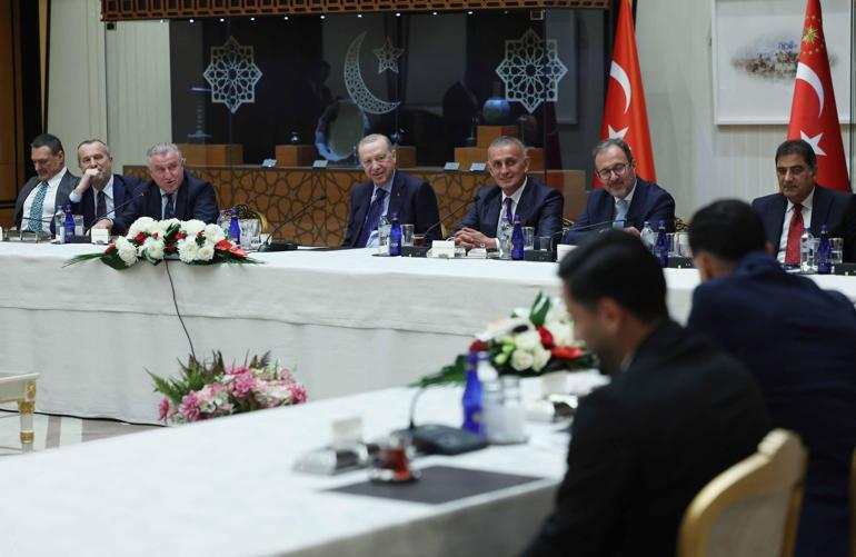 Cumhurbaşkanı Erdoğan, Süper Lige çıkan takımları kabul etti