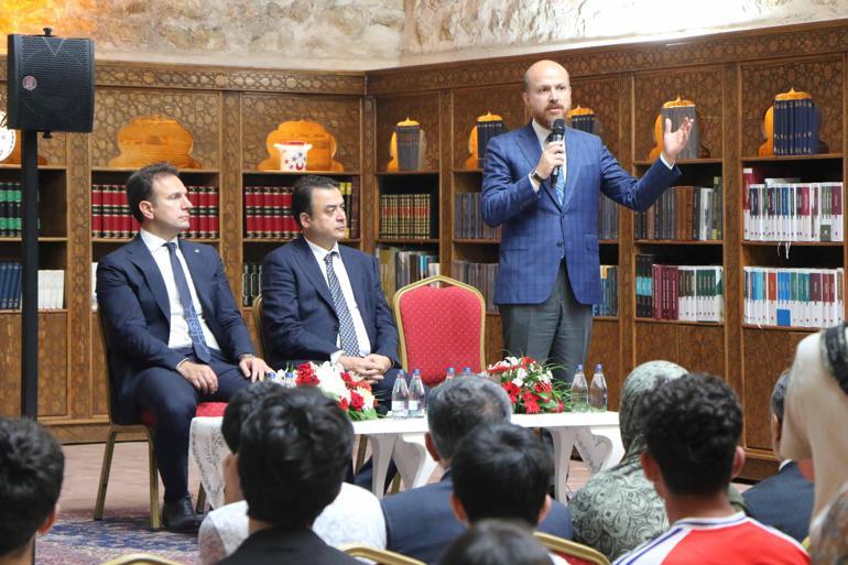 Bilal Erdoğan: Malazgirt ve Çanakkale gelecek bin yılımızın çözümlerini de önümüze koyuyor