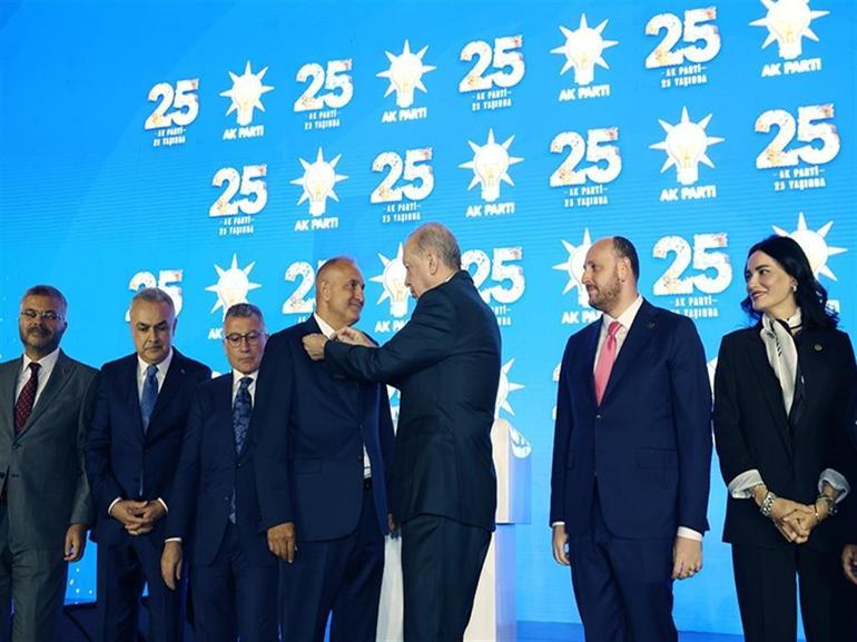 Cumhurbaşkanı Erdoğan: Türkiyeyi küllerinden yeniden inşa ettik, istikbalini de inşa edeceğiz