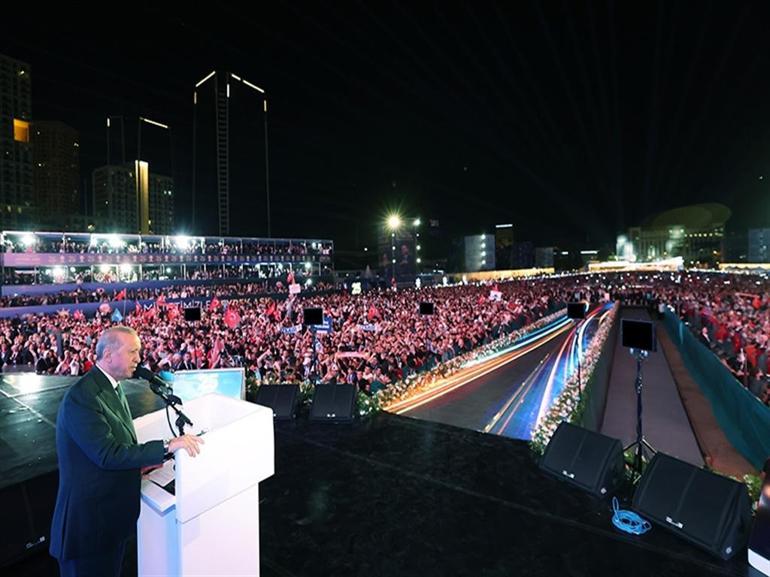 Cumhurbaşkanı Erdoğan: Türkiyeyi küllerinden yeniden inşa ettik, istikbalini de inşa edeceğiz