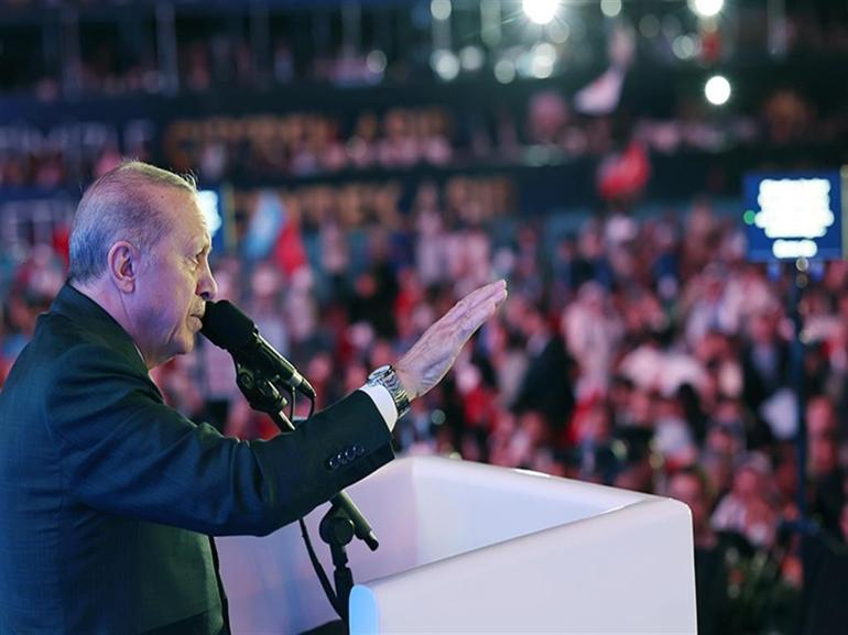 Cumhurbaşkanı Erdoğan: Türkiyeyi küllerinden yeniden inşa ettik, istikbalini de inşa edeceğiz