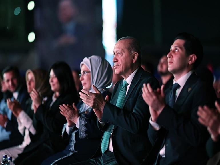 Cumhurbaşkanı Erdoğan: Türkiyeyi küllerinden yeniden inşa ettik, istikbalini de inşa edeceğiz