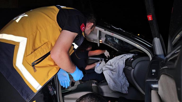 Otomobilin takla attığı kazada, kopan parmağı dakikalarca arandı
