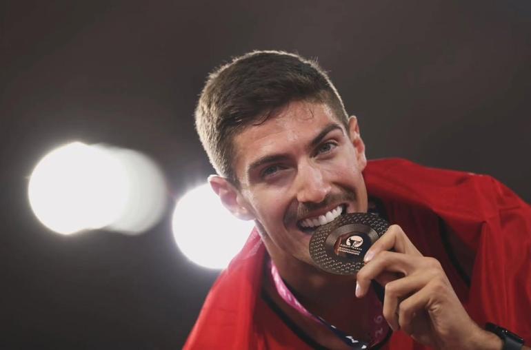 İzmirin atletizmdeki gururu İsmail Nezir