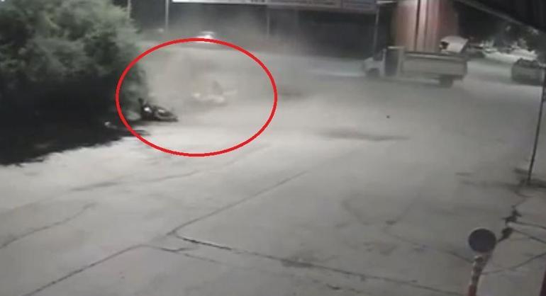 Motosiklet sürücüsünün öldüğü kaza anı kamerada