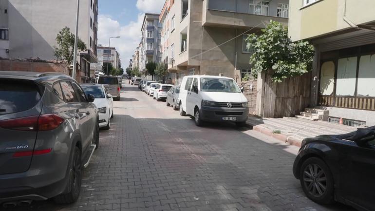 Motosikletli şüpheli kuyumcudan çıkan kadına gasp girişiminde bulundu