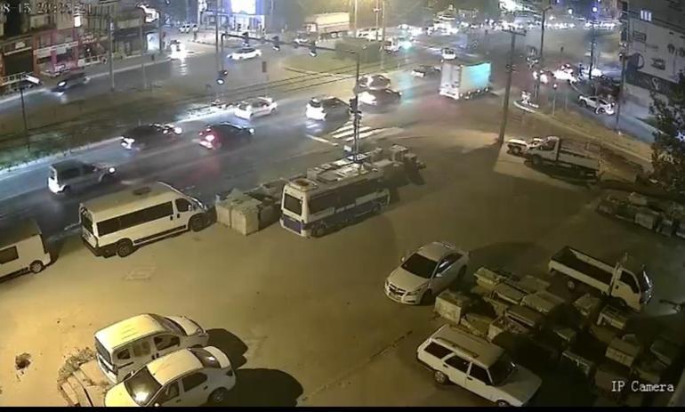 Bursada 1’i ağır 5 kişinin yaralandığı kazanın, güvenlik kamerası görüntüleri ortaya çıktı