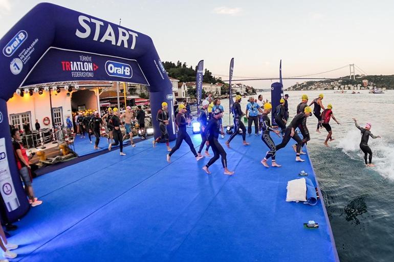 Kıtalararası triatlon yarışı Beykoz’da yapıldı