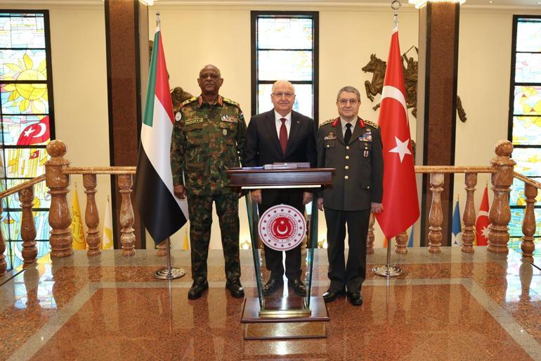 Bakan Güler, Sudan Genelkurmay Başkanı Elatta’yı kabul etti