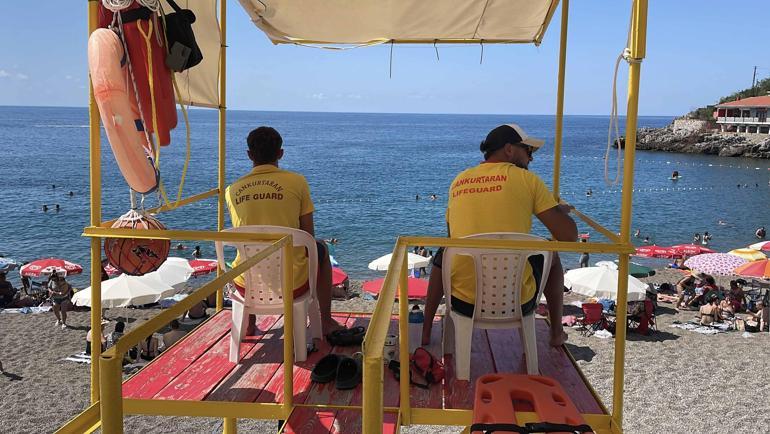 Zonguldak’ta 4 günlük denize girme yasağı sona erdi, plaj doldu