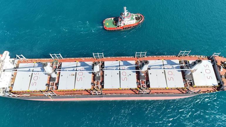 Rusyada İHA saldırısına uğrayan gemi İstanbul Boğazından geçti
