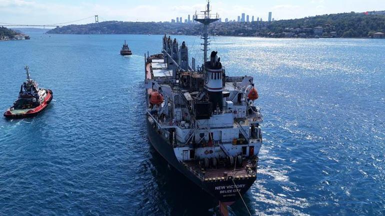 Rusyada İHA saldırısına uğrayan gemi İstanbul Boğazından geçti