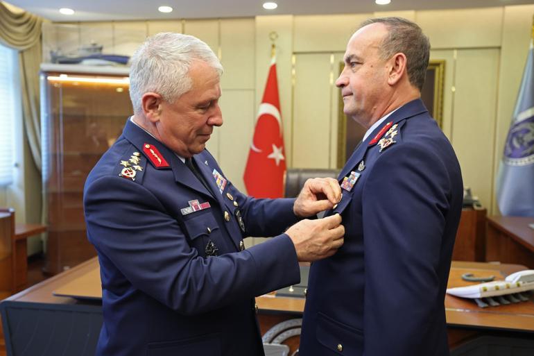Hava Kuvvetleri Komutanlığında devir teslim