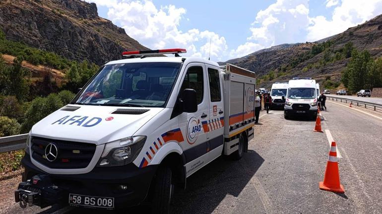 Sivasta yolcu minibüsü uçuruma devrildi: 4 ölü, 10 yaralı