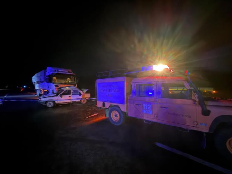 Kastamonuda TIR ile otomobil çarpıştı: 2 ölü