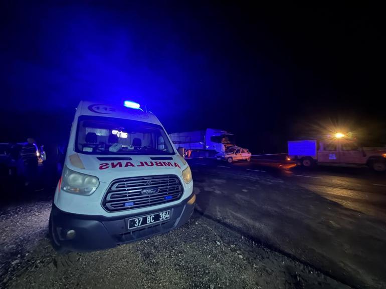 Kastamonuda TIR ile otomobil çarpıştı: 2 ölü