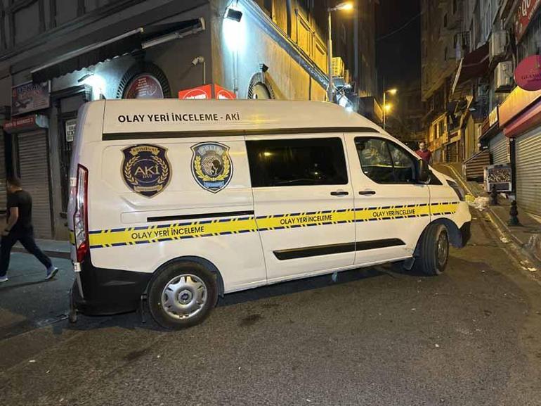 Fatih’te komşu iki esnaf arasında silahlı kavga: 1 ölü, 1 yaralı